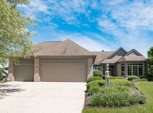 10404 Maple Springs Cv, Fort Wayne, IN 46845