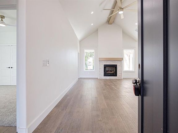 4th image of 3006 Florence Ter