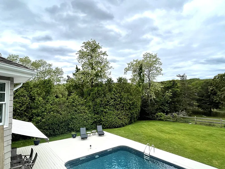 31 Westwood Dr — Photo 23
