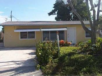 1st image of 2900 NE 10th Ter