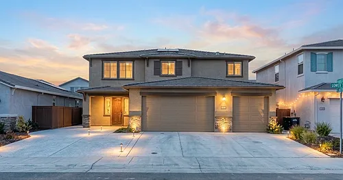 1072 Blue Range Way Photo 1