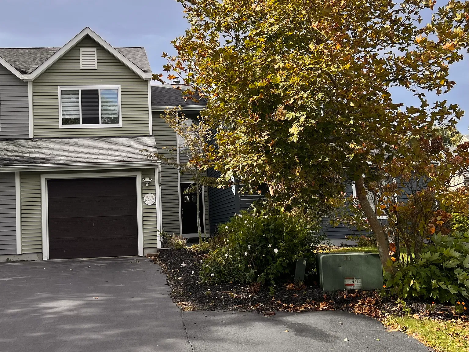 2 bed, 1.5 bath, 1204 sqft, $2,100 — Photo 1