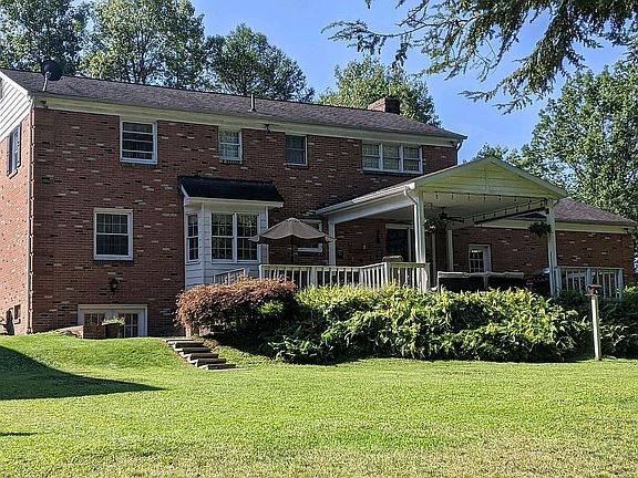 Large deck with ceiling fan