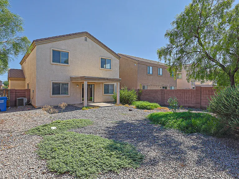 8608 W Superior Ave — Photo 37