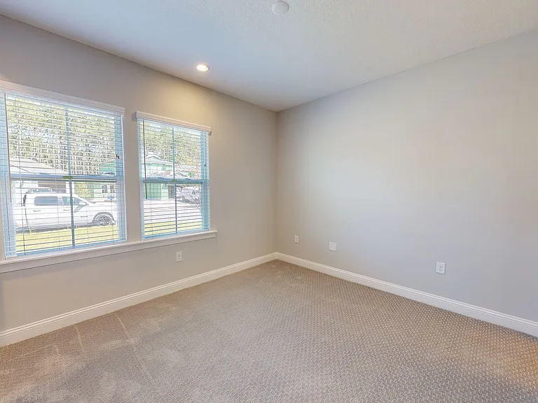 90 Oak Knoll Ct — Photo 36