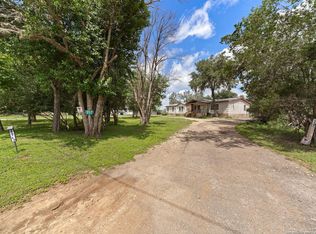 357 Dallas, Bandera, TX 78003