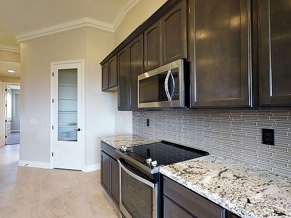 3rd image of 3990 Arrowhead Dr