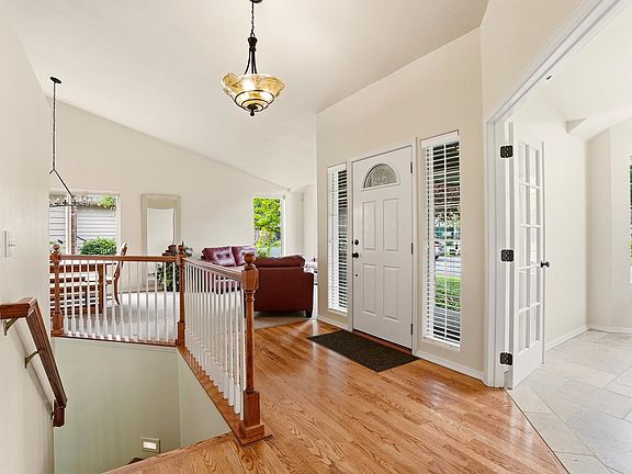 4th image of 603 E Martingale Ct