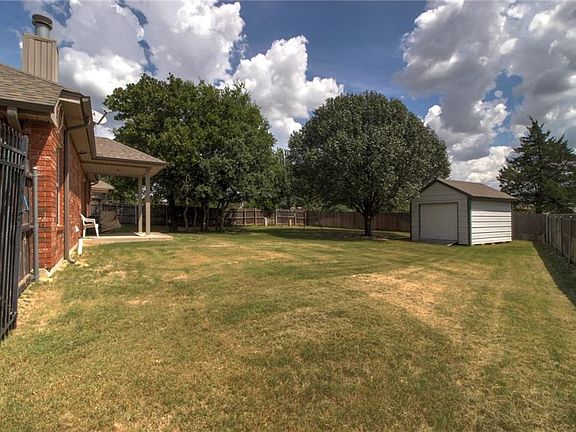 2nd image of 172 Woodlands Dr
