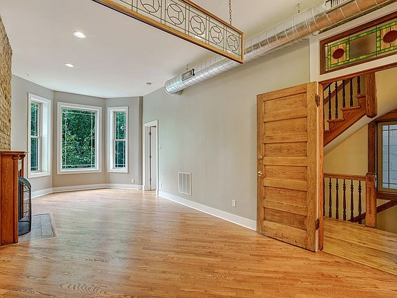 3rd image of 3317 N Sheffield Ave #2