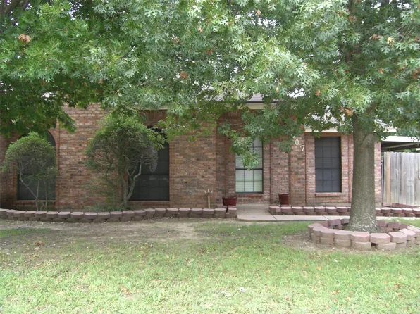 707 Lemons St, Cedar Hill, TX 75104