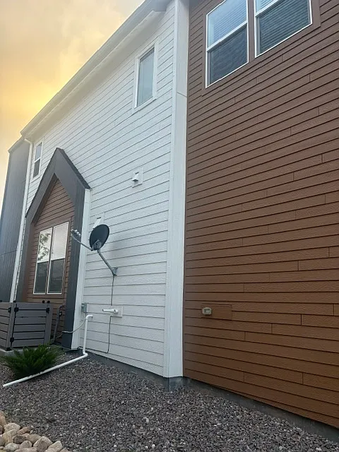 3 bed, 2.5 bath, 1528 sqft, $3,200 — Photo 3