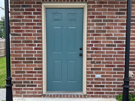 2nd image of 422 W Lagrange St #1