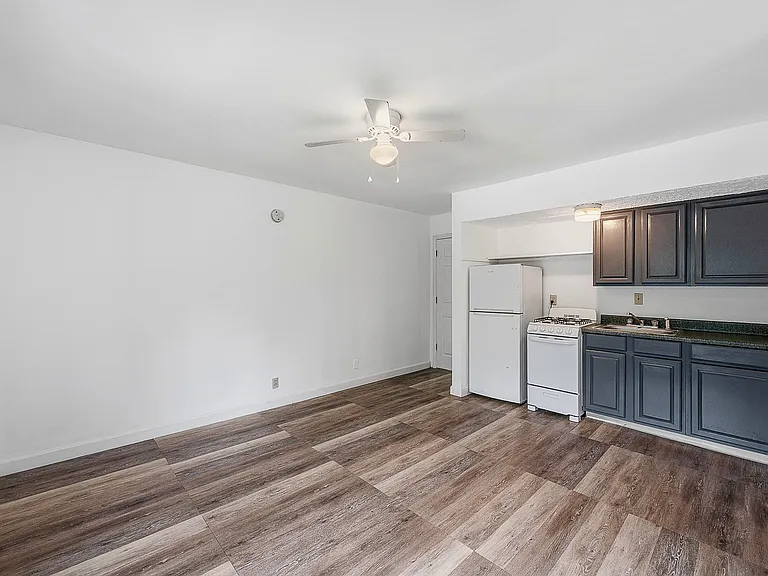 1528 Sutton Ave #2 — Photo 6