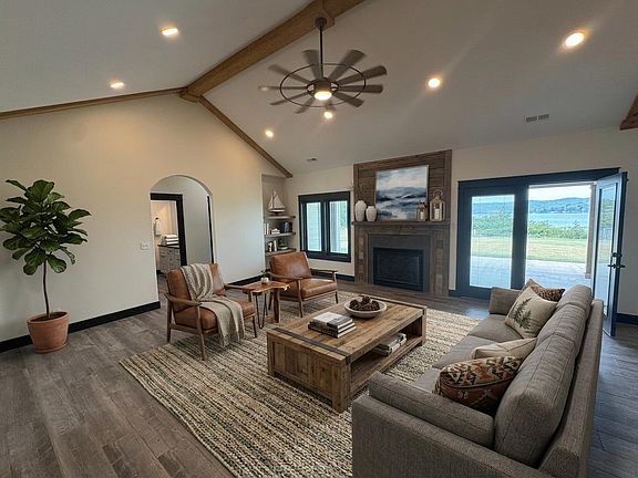 5th image of 121 Lighthouse Cir