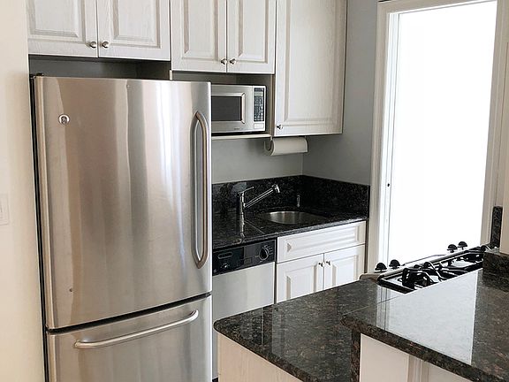 5th image of 353 W 56th St APT 8D