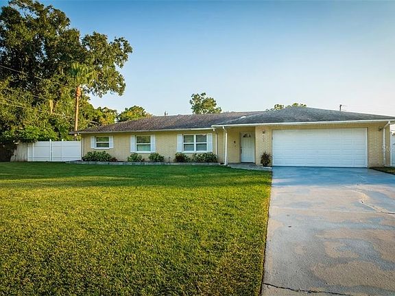 2nd image of 407 Lake Dr