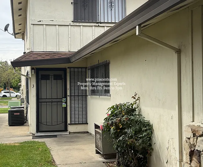 1331 Pinetree Dr #3 — Photo 1
