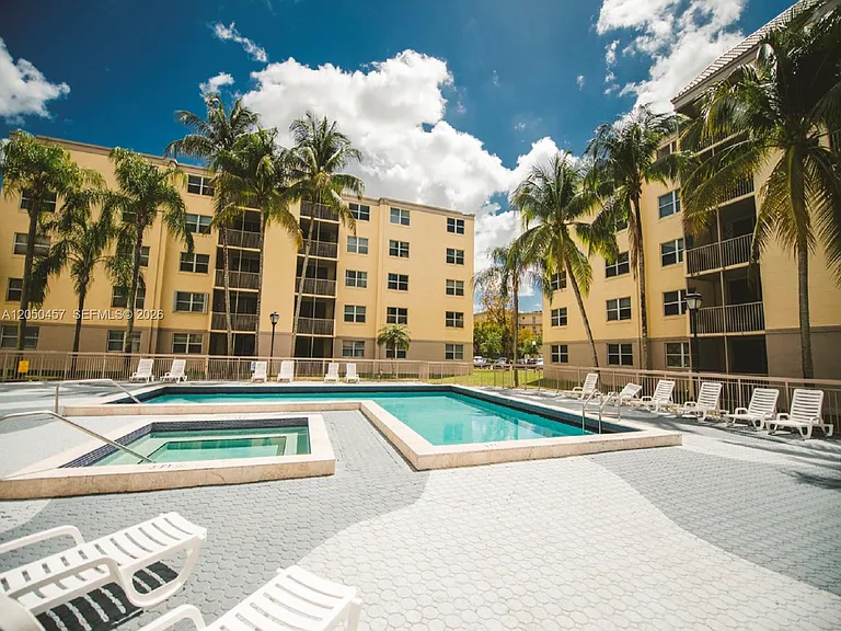 8373 Lake Dr #201 — Photo 45