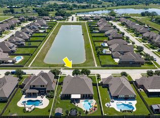 1283 Laurel Ln, Angleton, TX 77515