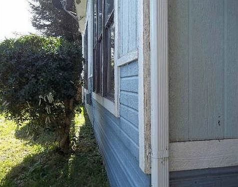 3rd image of 2544 SE Hawley Ln