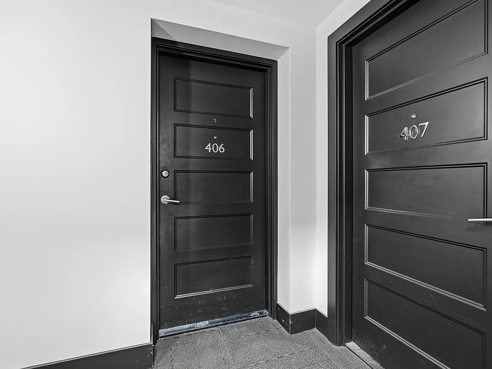 15 Kings Wharf Pl #406