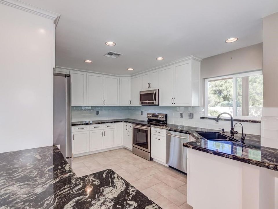 1st image of 10333 E Silvertree Ct