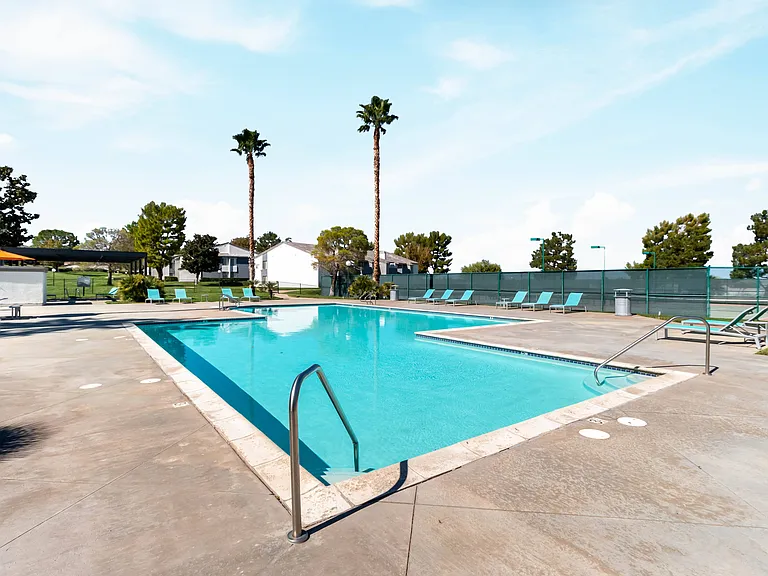 Chaparral Apartments — Photo 21