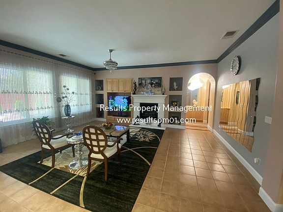4th image of 7501 Belle Rose Cir