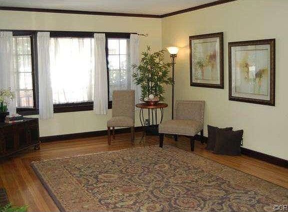3rd image of 309 E Jefferson Ave