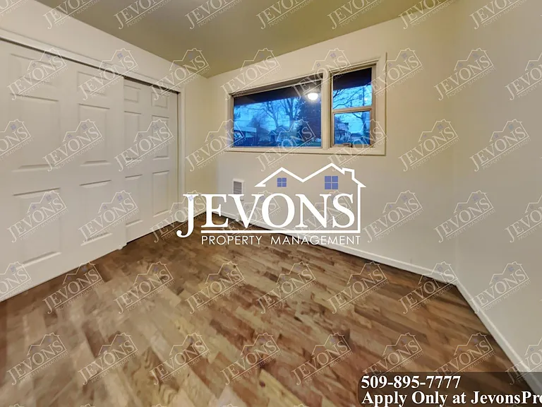 3571 E B St — Photo 12