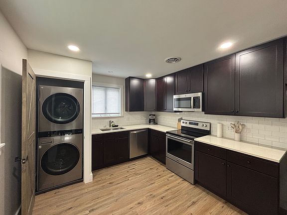 3rd image of 433 Joseph St #B