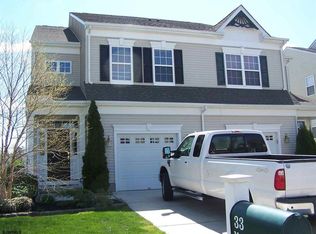 33 Meadow Cir, Mays Landing, NJ 08330