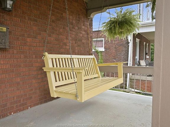 5th image of 1174 Chilver Rd