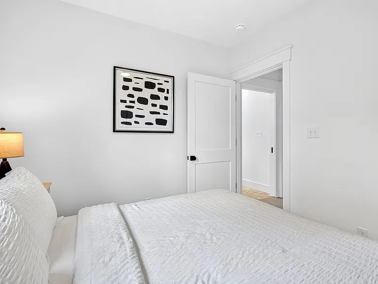 545 E Henry Ln — Photo 22
