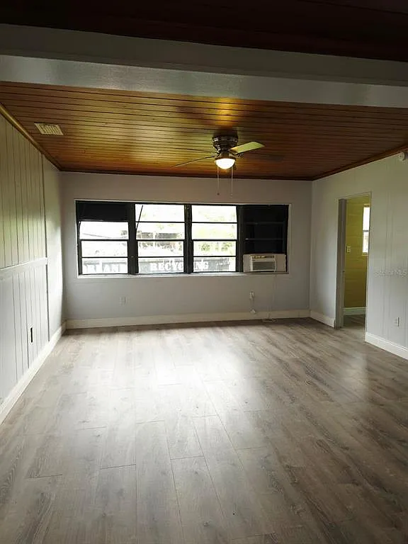 1 bed, 1.5 bath, 700 sqft, $1,600 — Photo 3