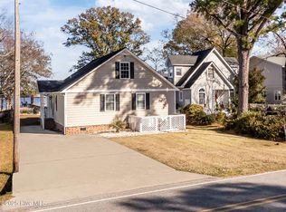 2517 Waccamaw Shores Road, Lake Waccamaw, NC 28450