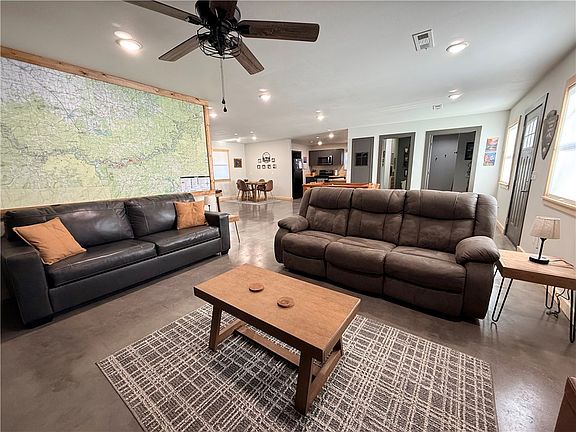 5th image of 178 Madison St #2615