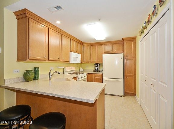 2nd image of 2676 Stone Cir Unit 306