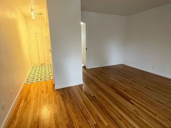 4th image of 1115 S Atlantic St #4