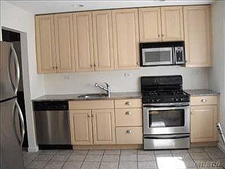 2nd image of 40 Pickwick Dr N