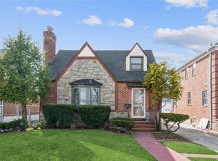 7506 177th St, Fresh Meadows, NY 11366