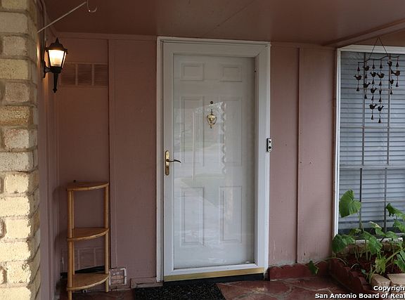 3rd image of 7519 Shadewood St