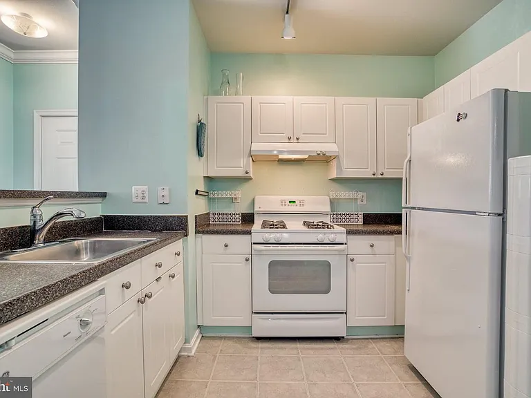 11381 Aristotle Dr #210 — Photo 12