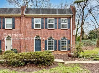 8002 Saint Charles Sq, Roswell, GA 30075