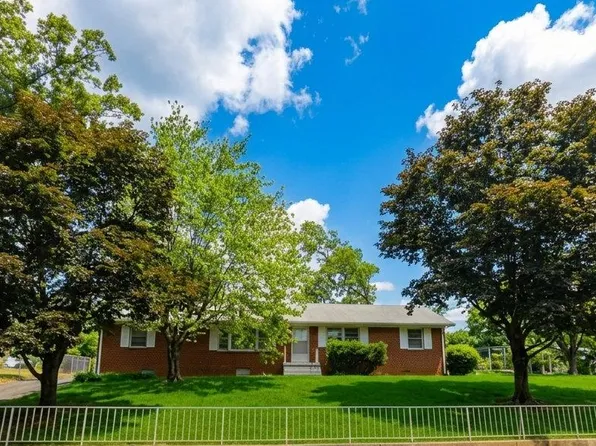 315 W Main St, Front Royal, VA 22630