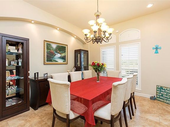 5th image of 3305 Grand Canal Dr