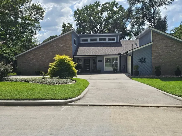 204 Springs Edge Dr, Montgomery, TX 77356