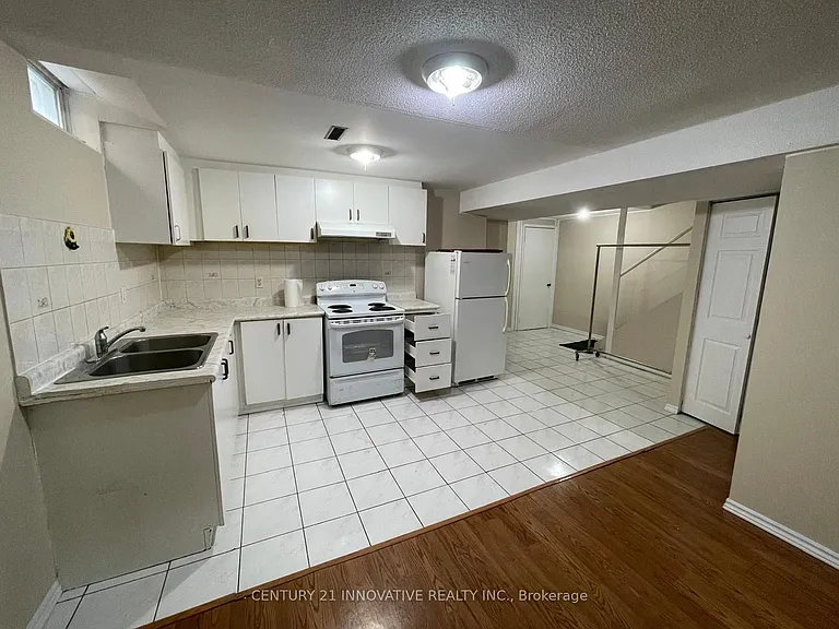 64 E Cimmaron St #BASEMENT — Photo 7