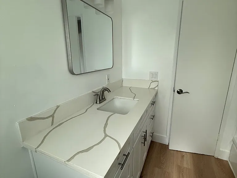 Buena Capri Apartmetents — Photo 20